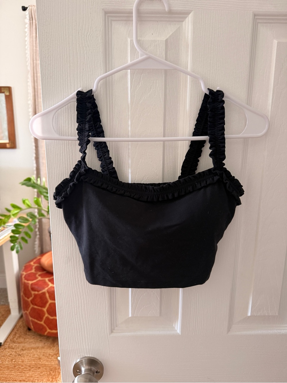 Abercrombie Workout Black Ruffle-Trim Crop Tank with Ruched Straps